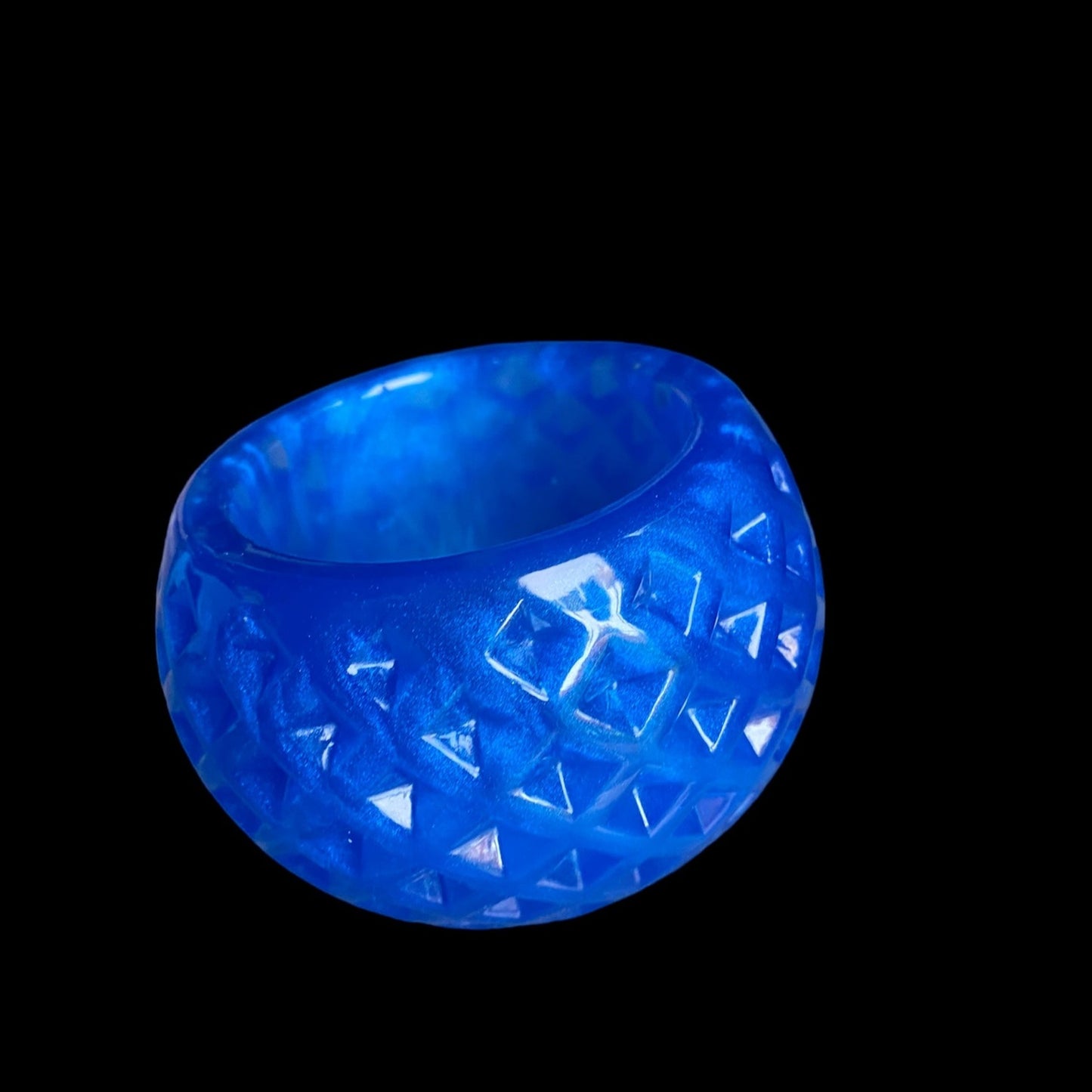 Round Diamond cut tea light holder