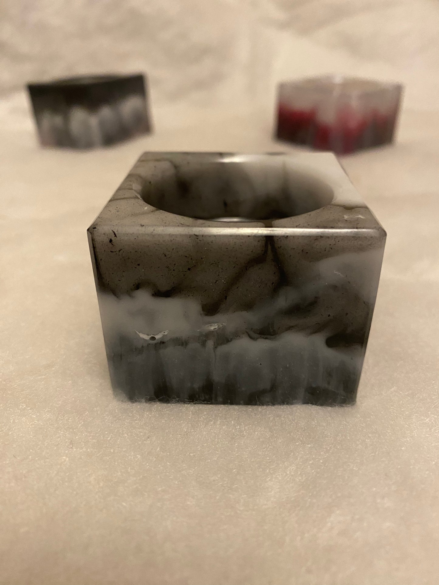 Cube tea light holder